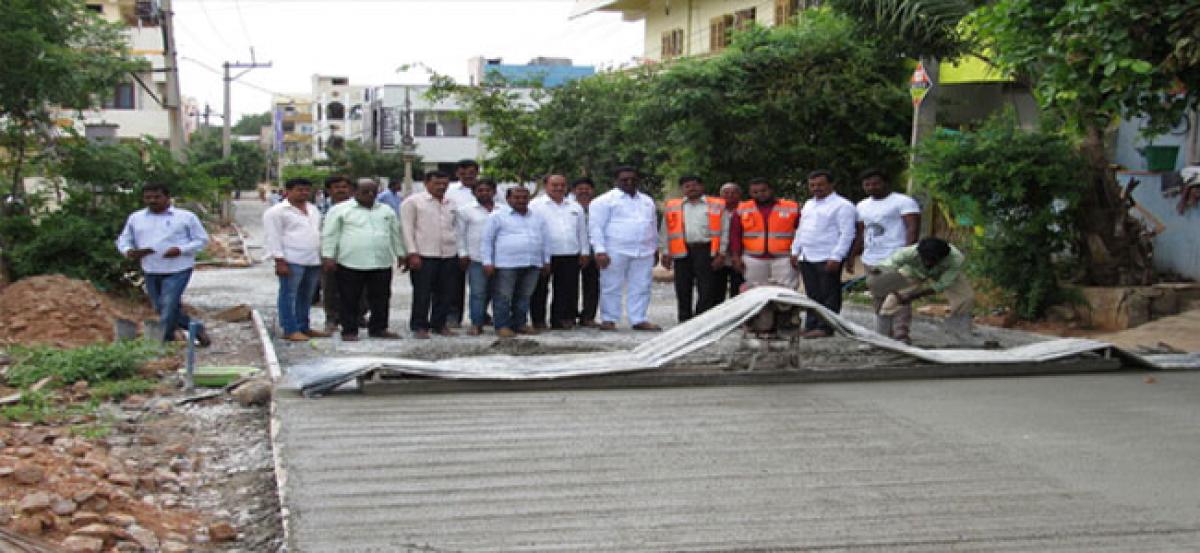 Pannala Devendar Reddy inspects road works