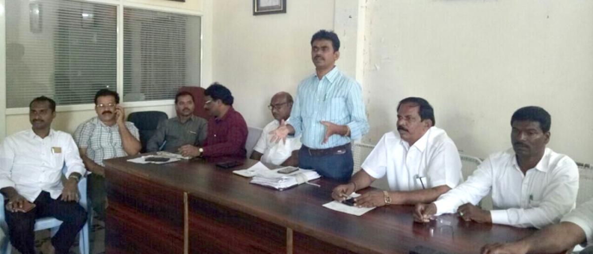 MEOs urge govt to implement service rules in Vijayawada