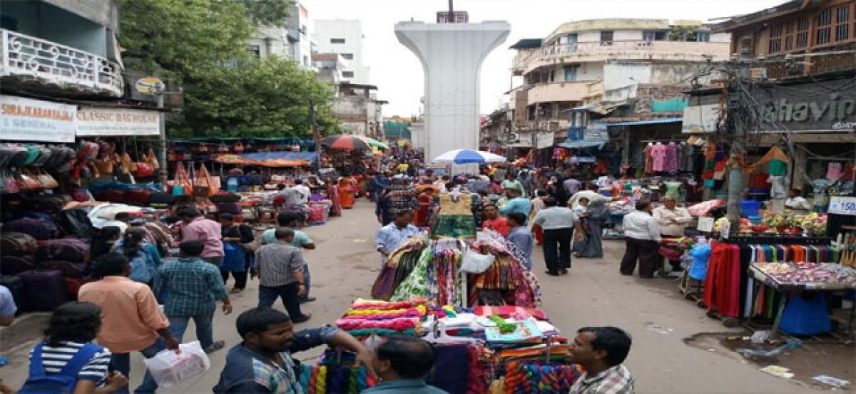 Metro pillars add chaos to busy Sultan Bazar streets