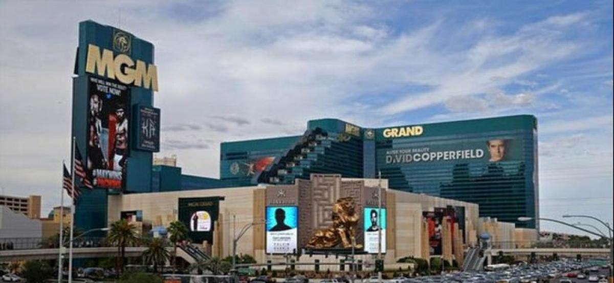 Las Vegas hospitality giants to give panic buttons to workers