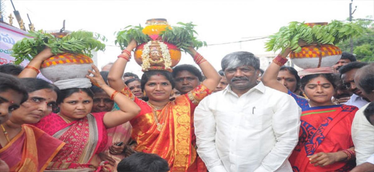 Padma Rao attends Bonalu at Lalapet