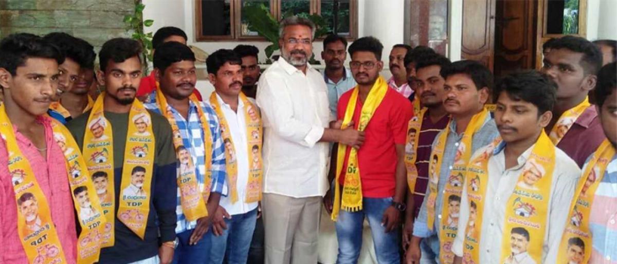 Youth join TDP in MLA V Venkateswara Rao presence at kakinada