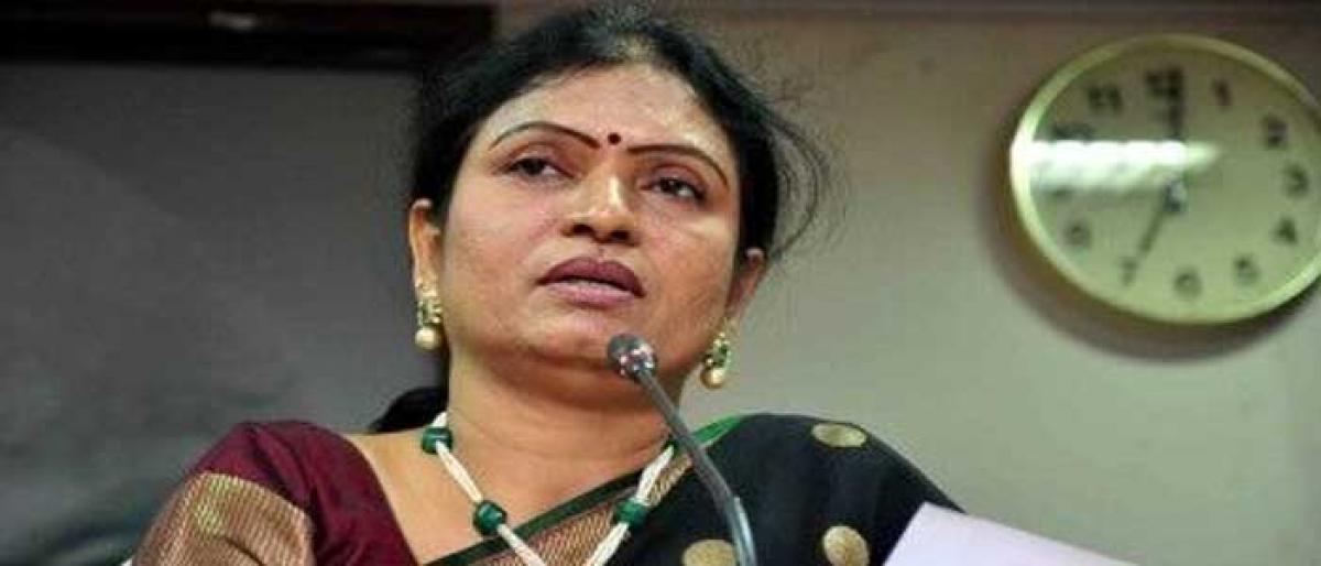 Aruna slams KCR for double talk on GST