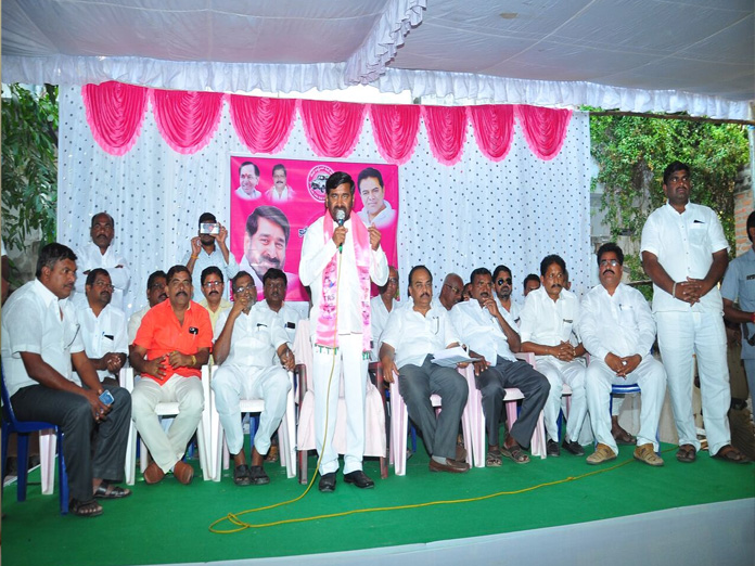 Workers of other parties join TRS: MLA Jagadish Reddy