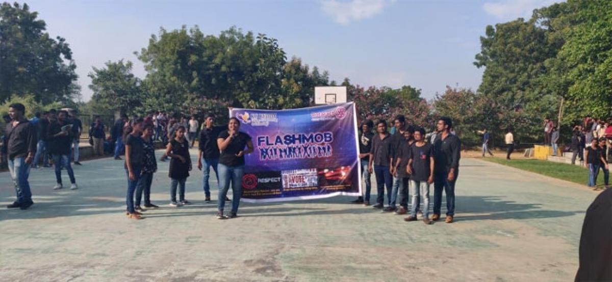 Students flash mob on social issues