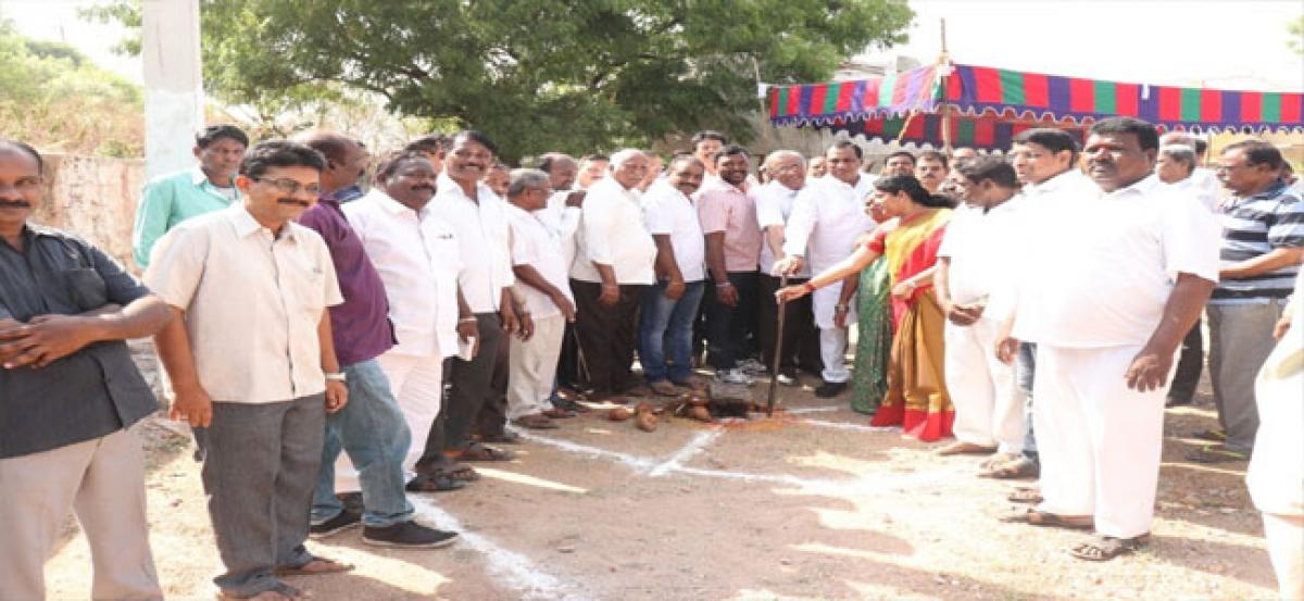 MP, corporators take part in foundation ceremony