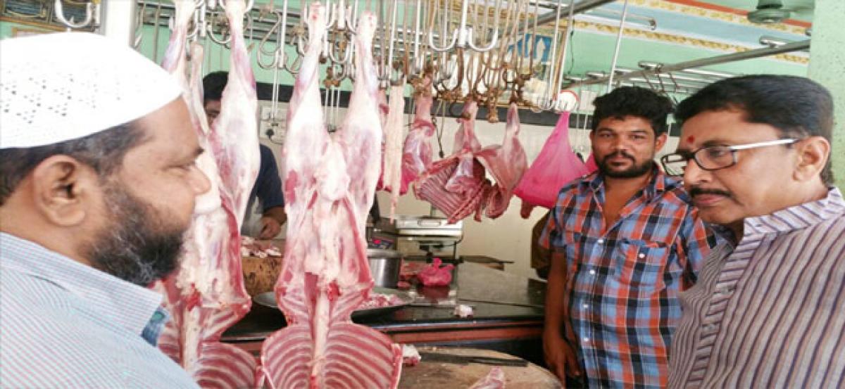 MP promises to solve problems of fish, meat vendors