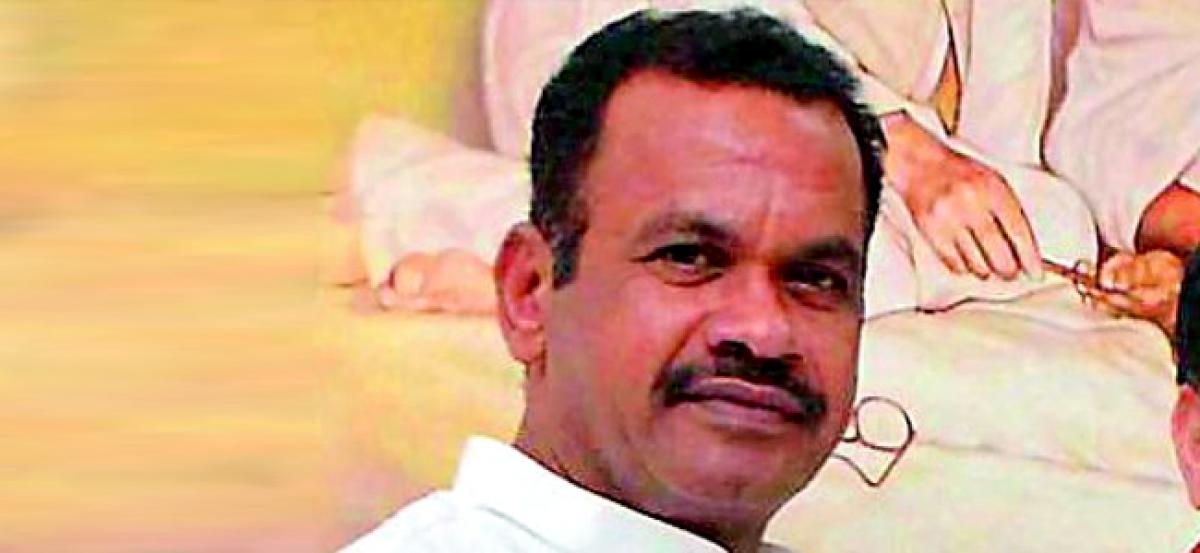 Komatireddy wants immediate restoration of his rights as MLA