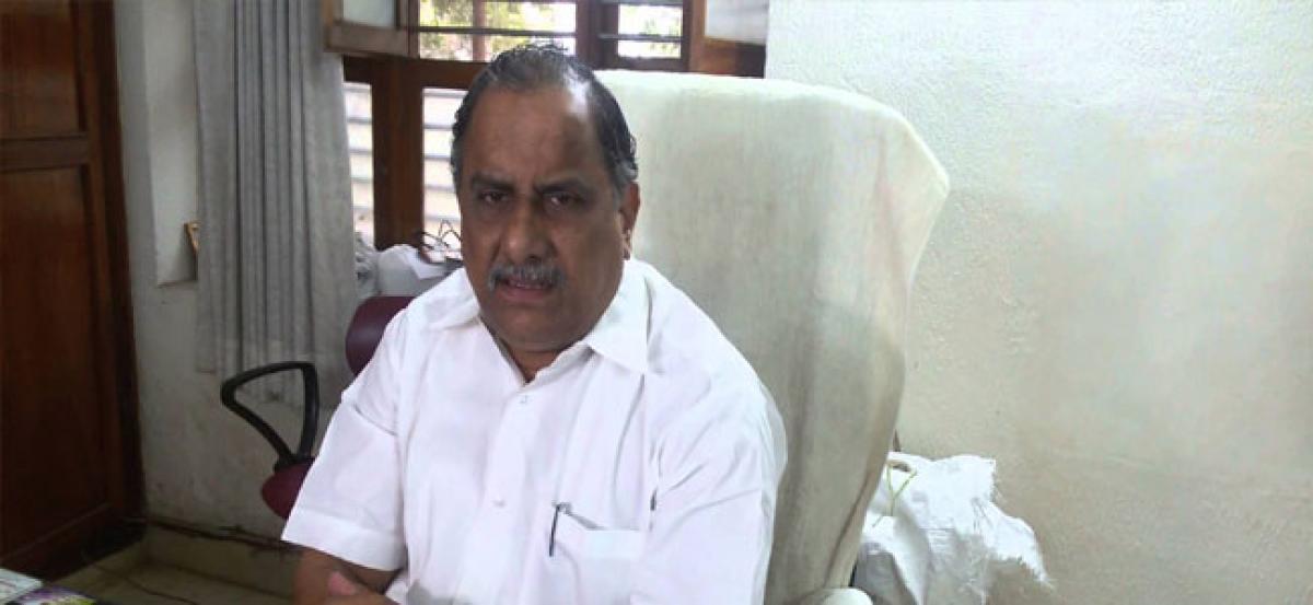 Special Status demand: Mudragada demands Chandrababu to take up hunger strike