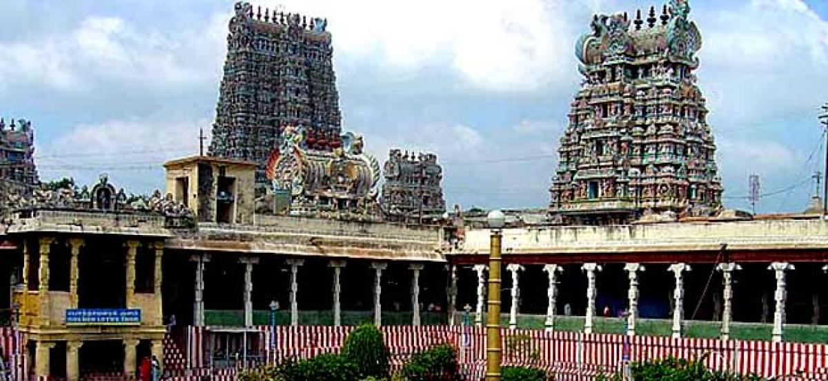 Madras HC bars public from carrying mobiles to Madurais Meenakshi Amman temple