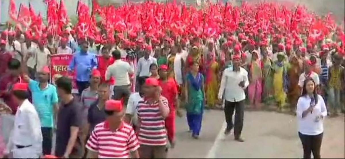 Maha farmers march throwing traffic out of gear in Bhiwandi