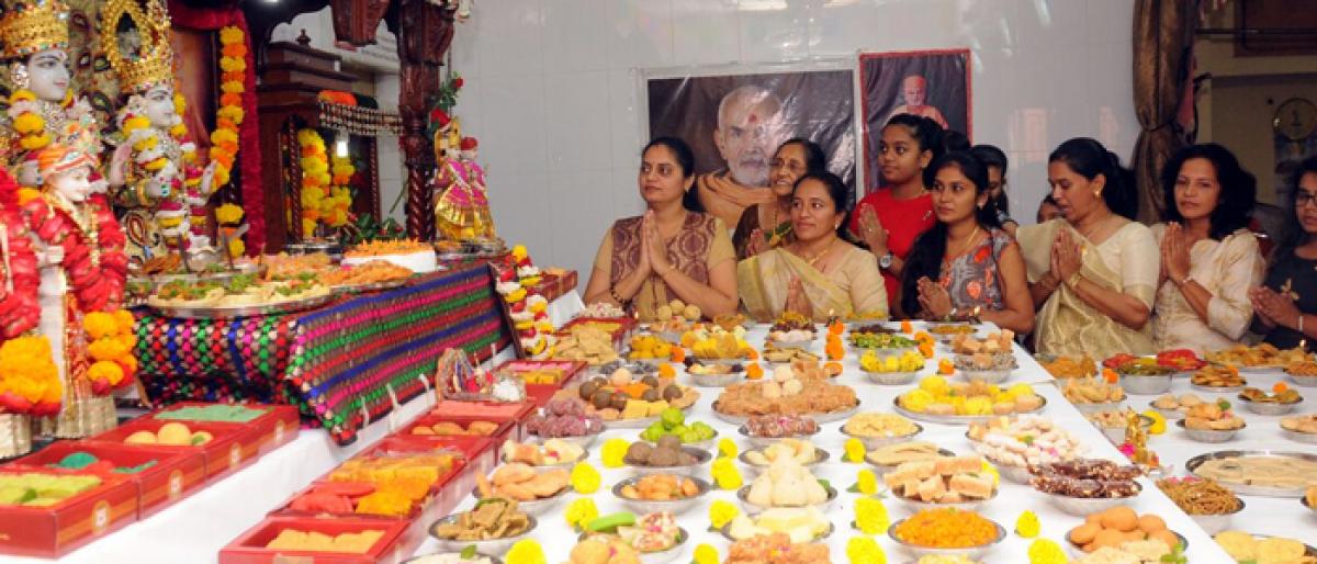 525 food varieties offered to Bhagwan Swaminarayan