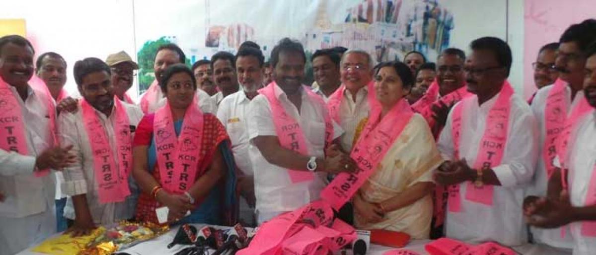 Rampant switching of leaders between TRS, Congress