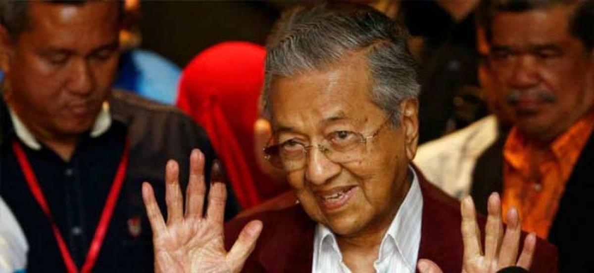 Malaysias Mahathir Mohamad, 92, to be sworn in as prime minister after historic poll win