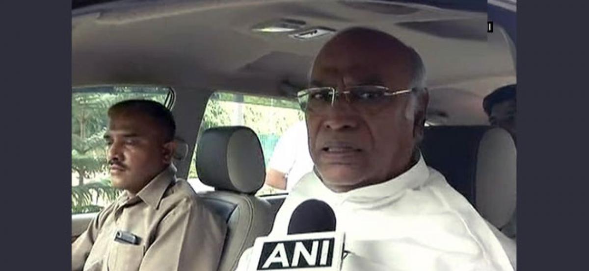 Government encouraging such acts: Mallikarjun Kharge on Alwar lynching
