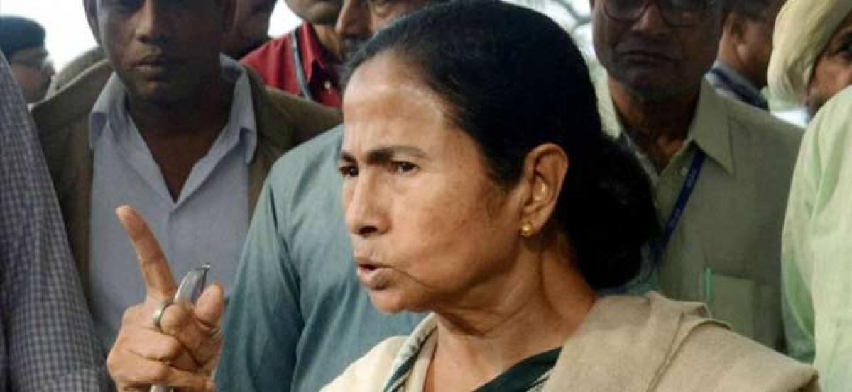 Currency shortage: Is there Financial Emergency in the country, asks Mamata Banerjee