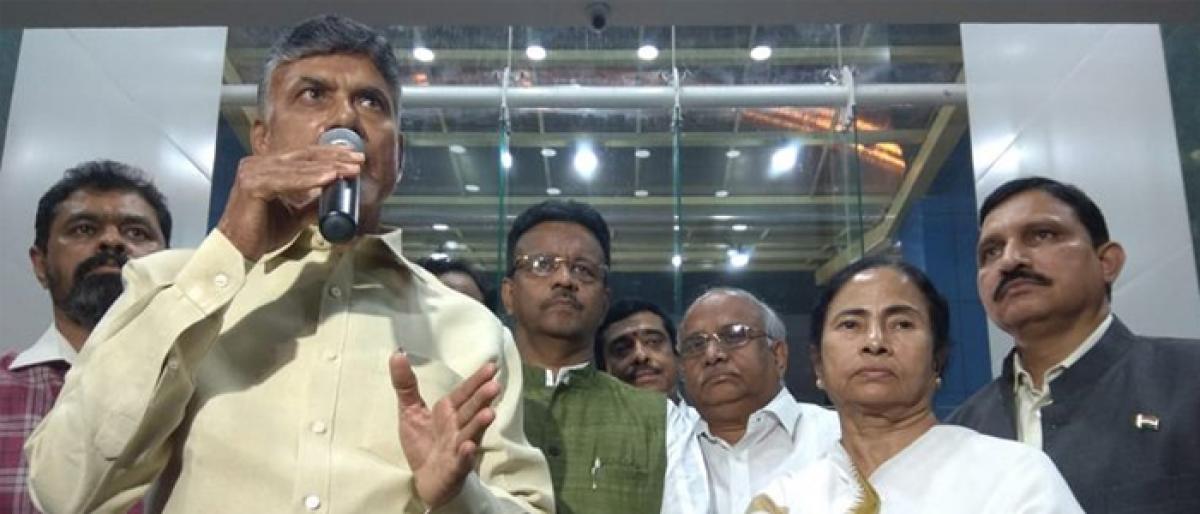 As Chandrababu Naidu meets Mamata Banerjee, BJP says futile attempt