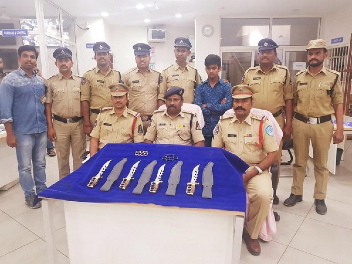 Man arrested with four daggers in Hyderabad