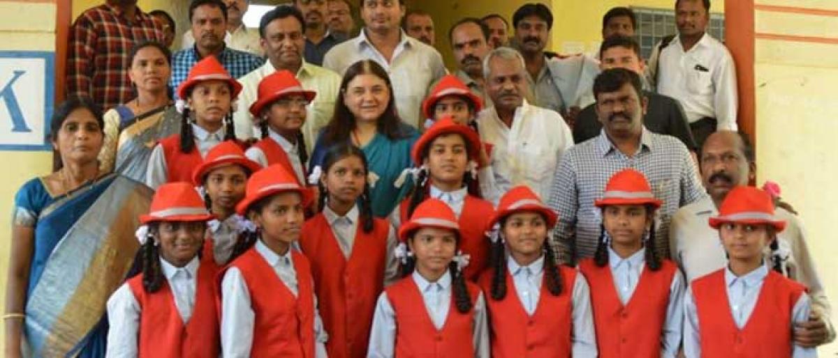 Maneka Gandhi inspects Gurukula school