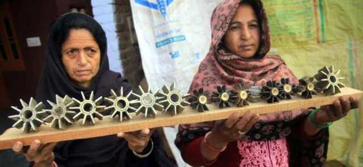 Under constant fear of Pakistani shelling, displaced border dwellers demand land, bunkers in J&K