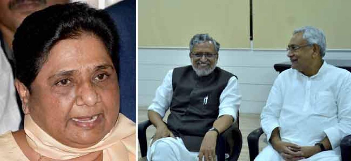 Bihar developments ominous for democracy, says Mayawati