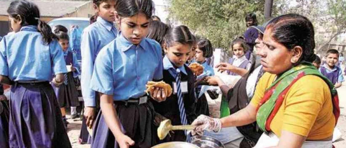 Mid-day meal workers to hold demonstrations on Sept 24