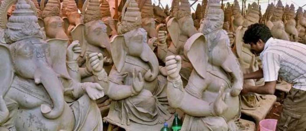 Clay idols favoured for Ganesh festival