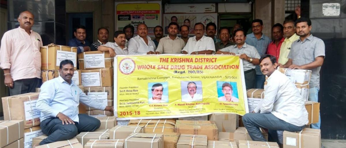 Medicines worth of Rs 9 lakh worth dispatched to Kerala in Vijayawada