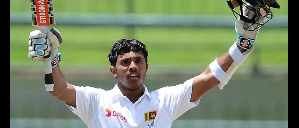 Mendis hangs on