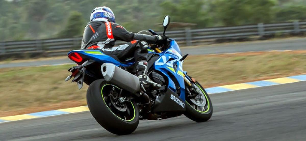 2017 Suzuki GSX-R1000 and GSX-R1000R track test