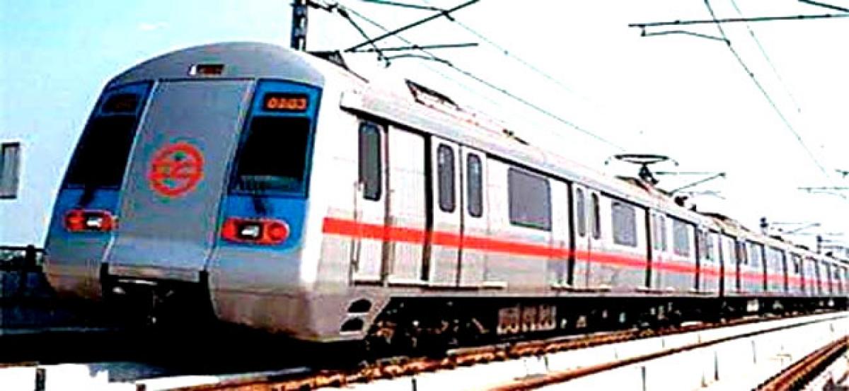 Delhi: Unable to cope with tuberculosis, cop commits suicide by jumping in front of Metro train