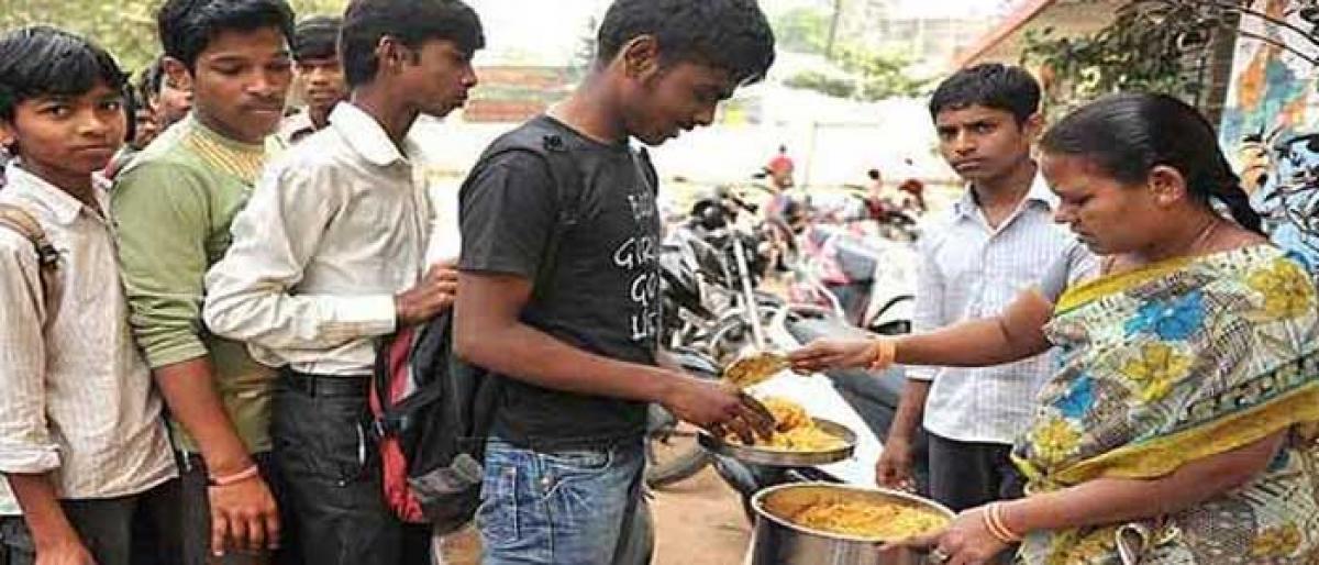 Midday meal for college students launched in Bhadrachalam