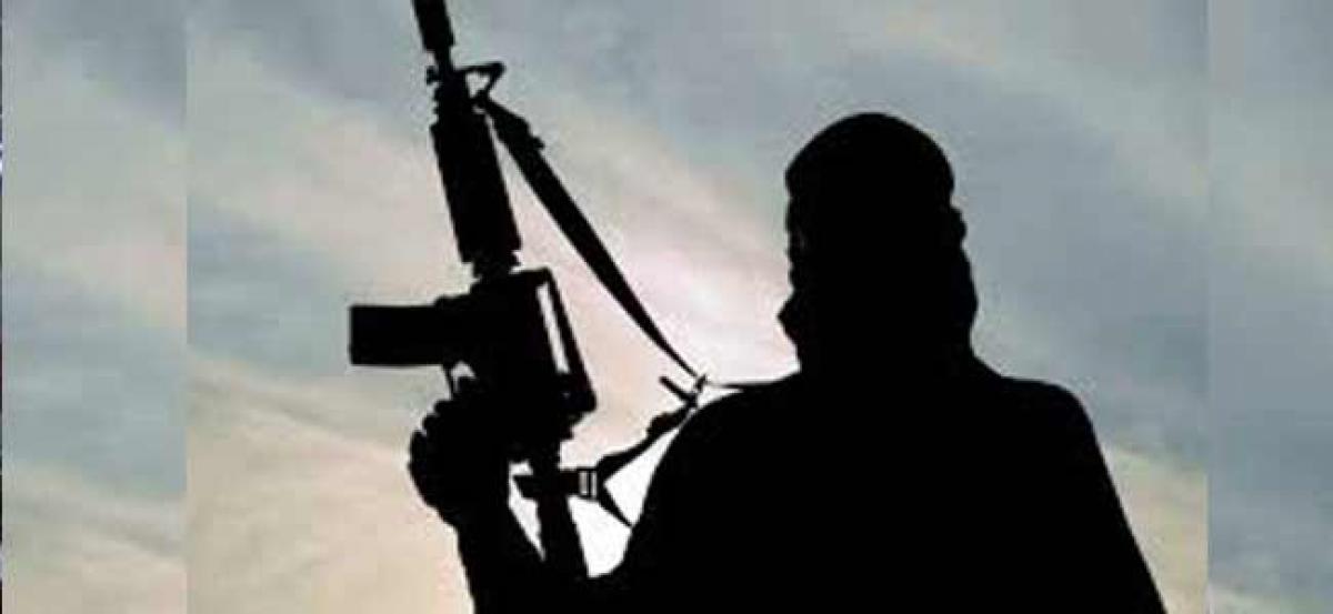 Militants abduct cops brother in Bandipora, released later