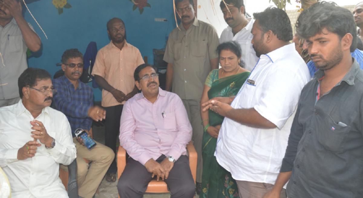 Minister promises 9 cr to Kallurupalli Housing Board Colony