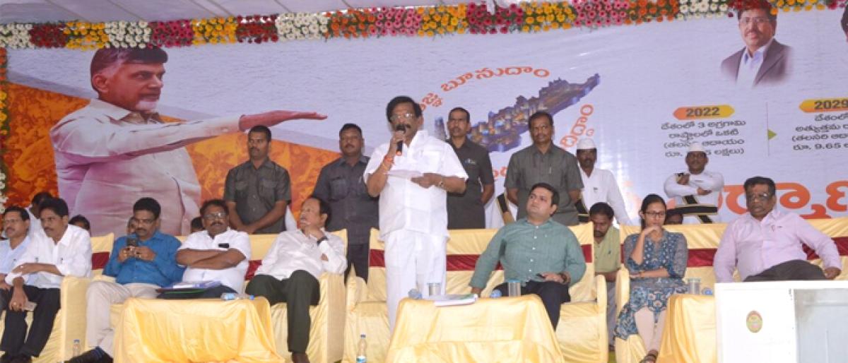 Sidda sings paeans to CM