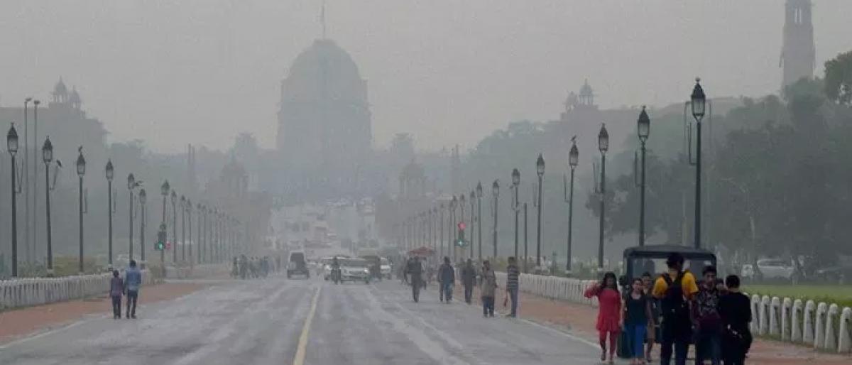 Misty Saturday morning in Delhi