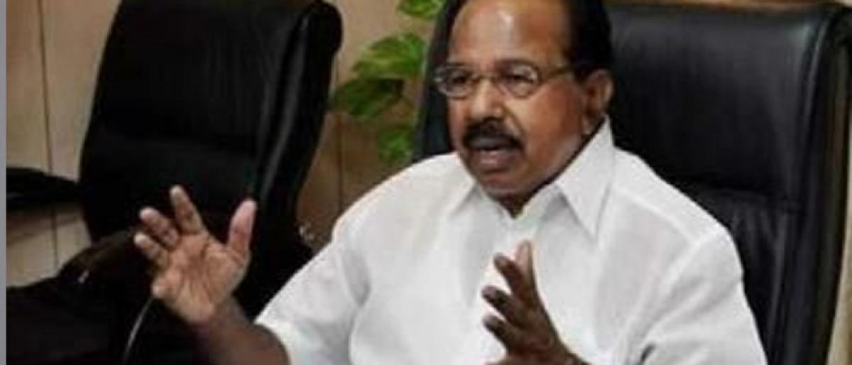 Federal front without Congress not possible: Moily