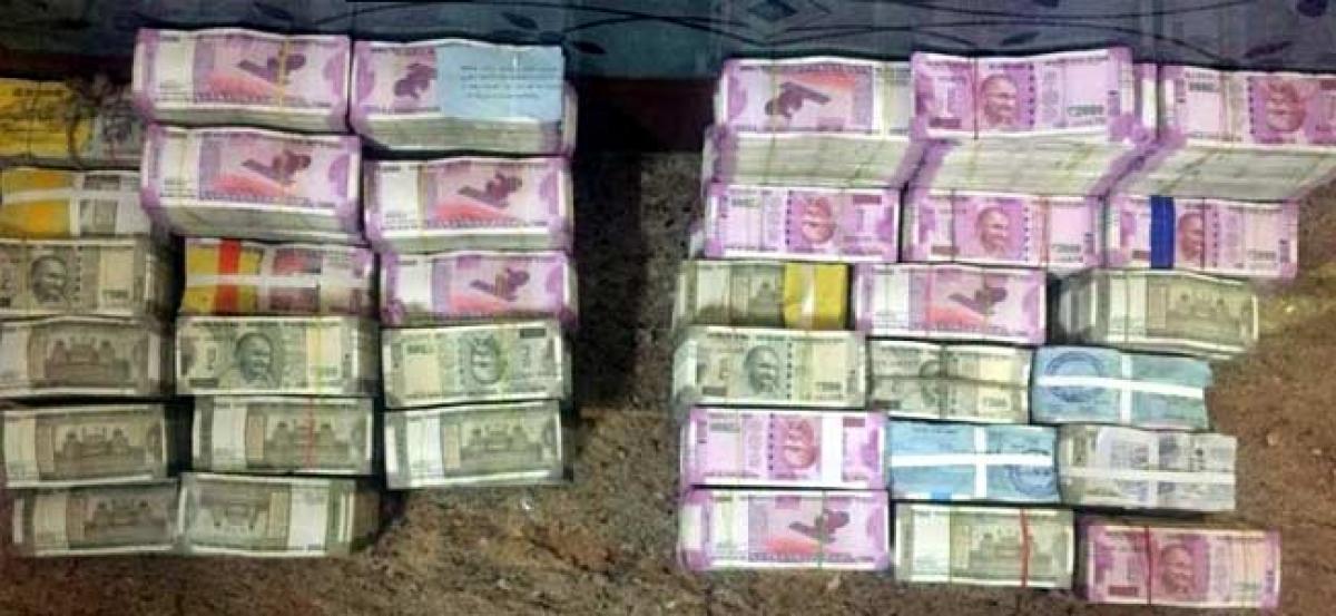 Amid cash crunch crisis, I-T dept seizes Rs 14.48 Cr from hoarders across country