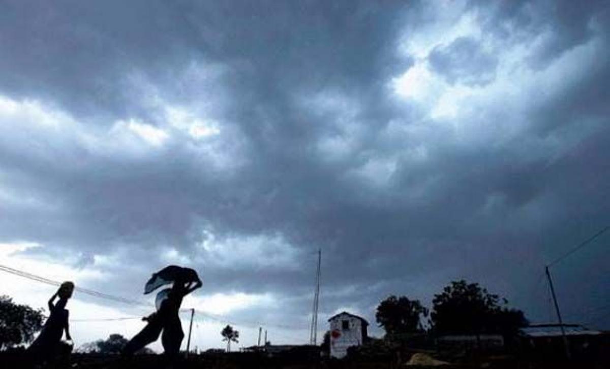 Thunderstorm warning issued in Telangana, AP for next 48 hours