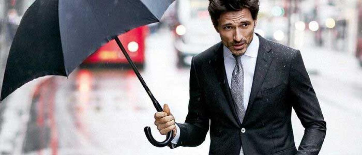 Fashion tips for men during monsoon