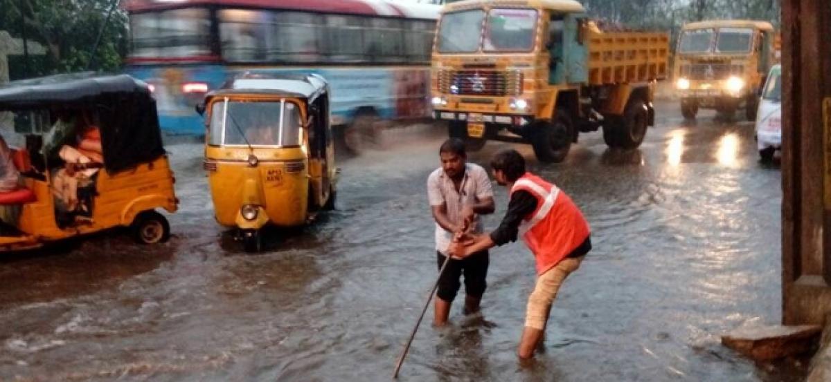 Monsoon emergency teams asked to be alert