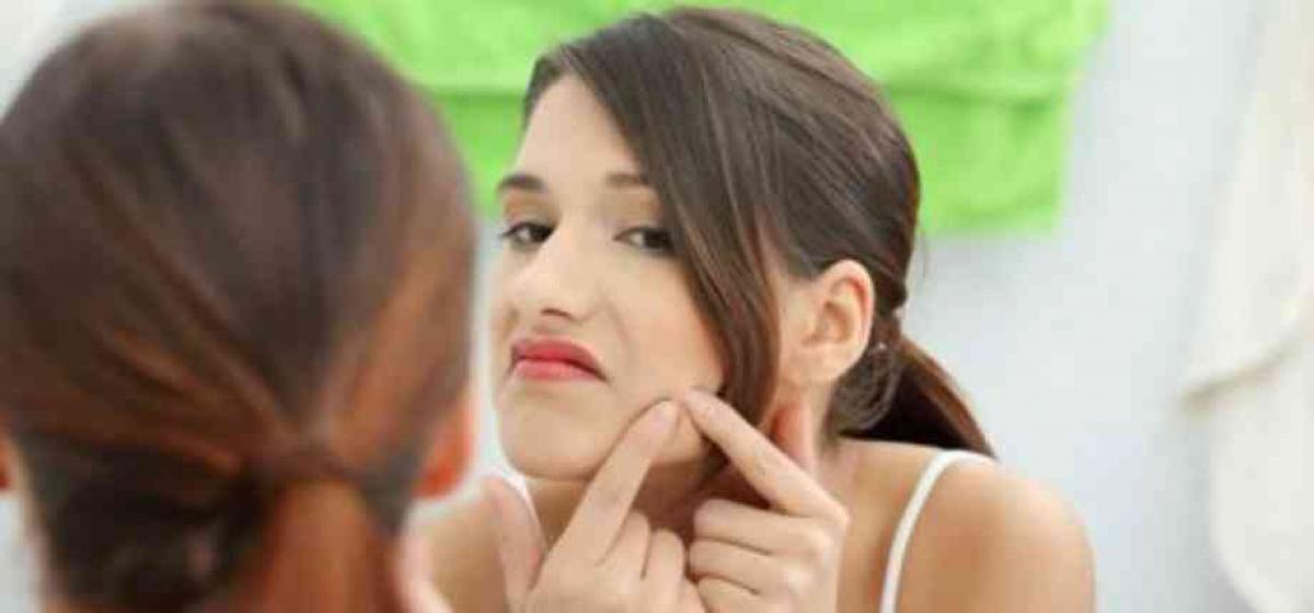 Get rid of skin problems in monsoon effectively