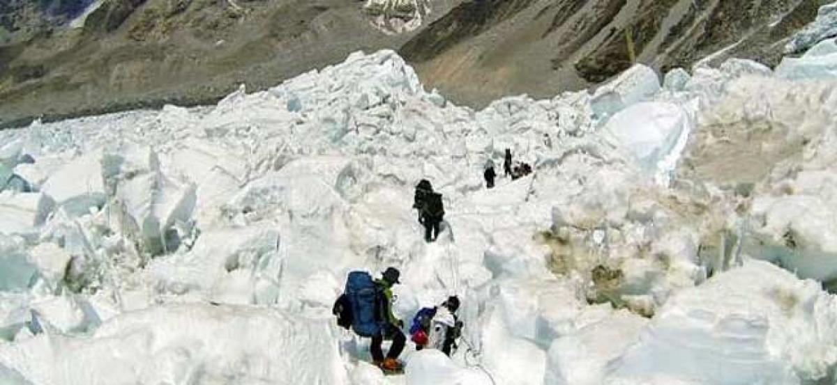 5 AP students scale Mount Everest