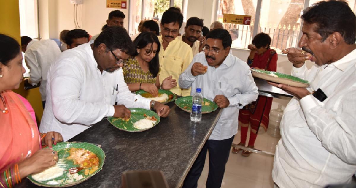 AP Govt plans additional Anna canteens at crowded places