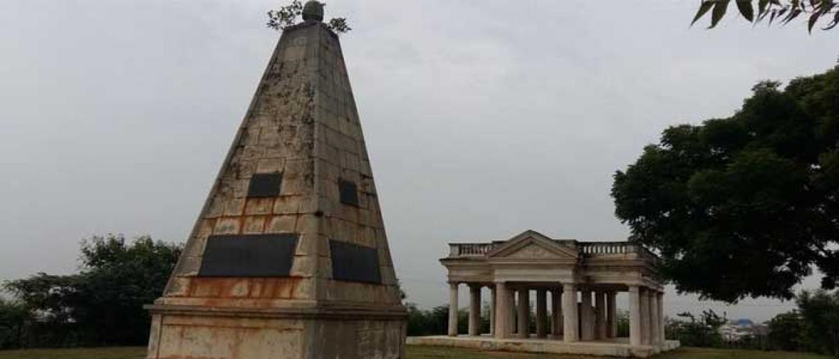 Raymond’s tomb lies in neglect