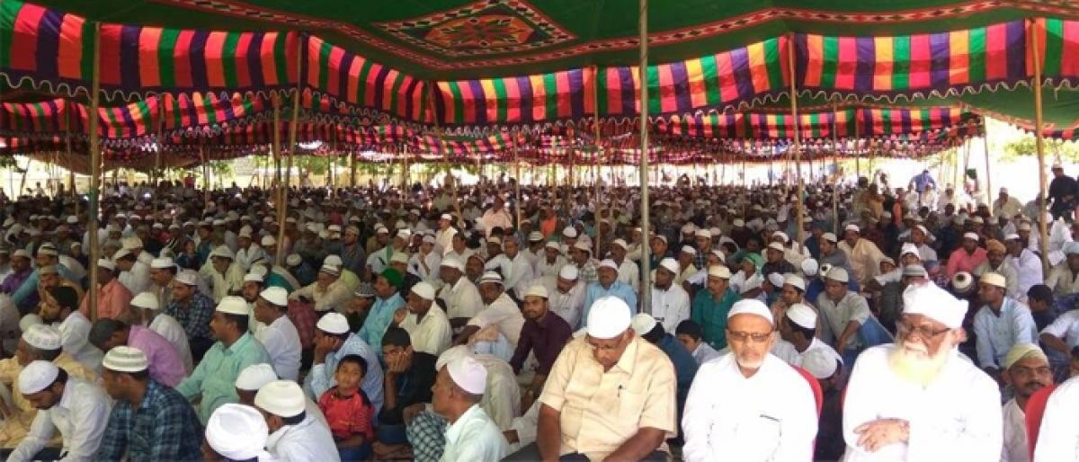 Muslims pray for recovery of Kerala in Bakrid prayers