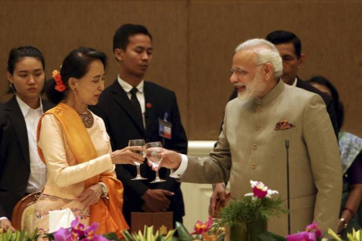 Modi, Aung San Suu Kyi meet in Myanmar, may discuss exodus of Rohingyas