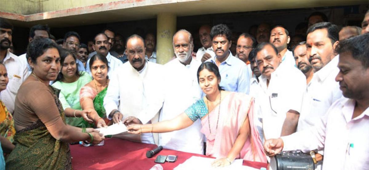 Nayani distributes 64 Kalyana Lakshmi, 58 Shaadi Mubarak cheques