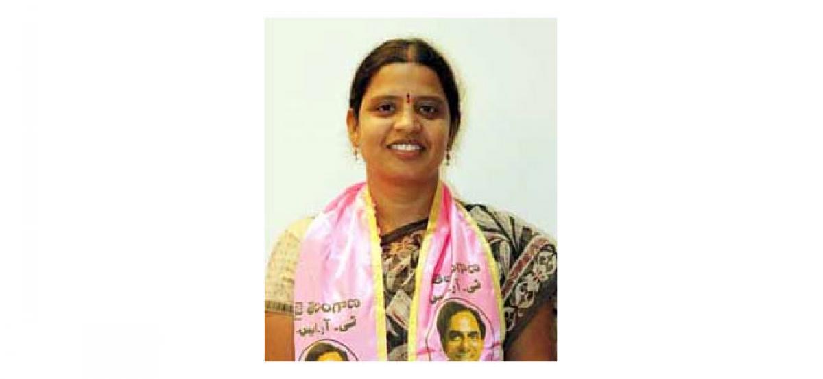 TRS party leaders win over colony residents