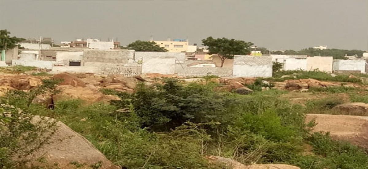 Officials demolish illegal structures in Devendernagar